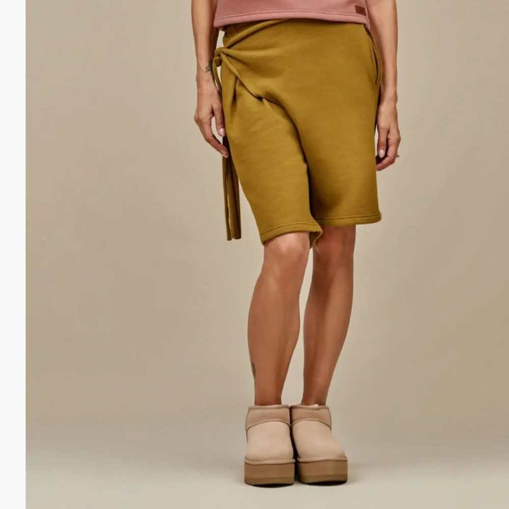 UGG women Ultra Mini Platform Size 9 gently used Color: Sand